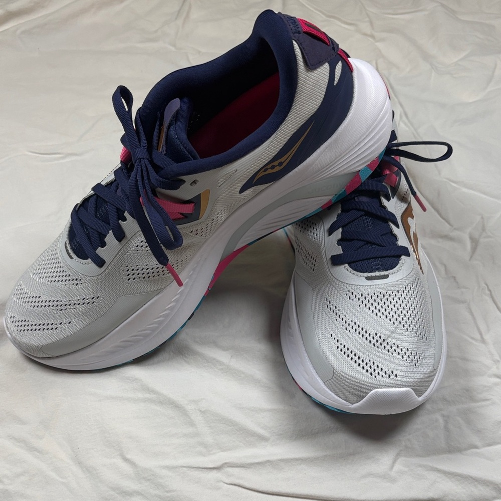 Saucony Women's Sneakers - White, Pink, and Gold - Picture 2 of 8